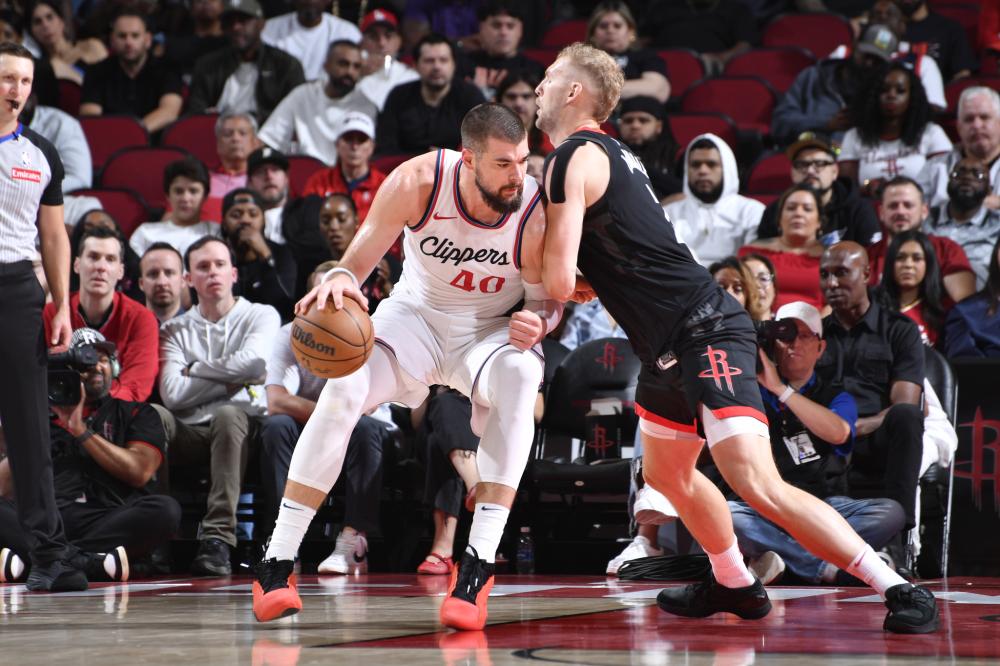 间与篮板保 间与篮板保