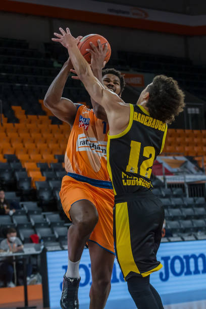 疑是篮球场 疑是篮球场